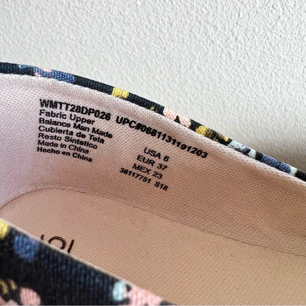 Floral Flats - Picture 5 of 5